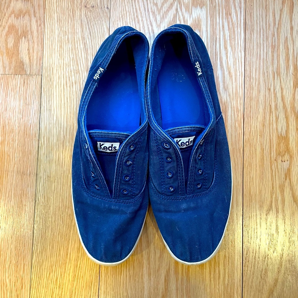 Navy Keds slip ons size 9 perfect for summer ☀️